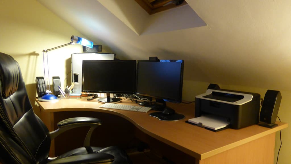A tidy home office desk setup — Best Side Hustles UK 2026: Make £500 Extra Per Month From Home