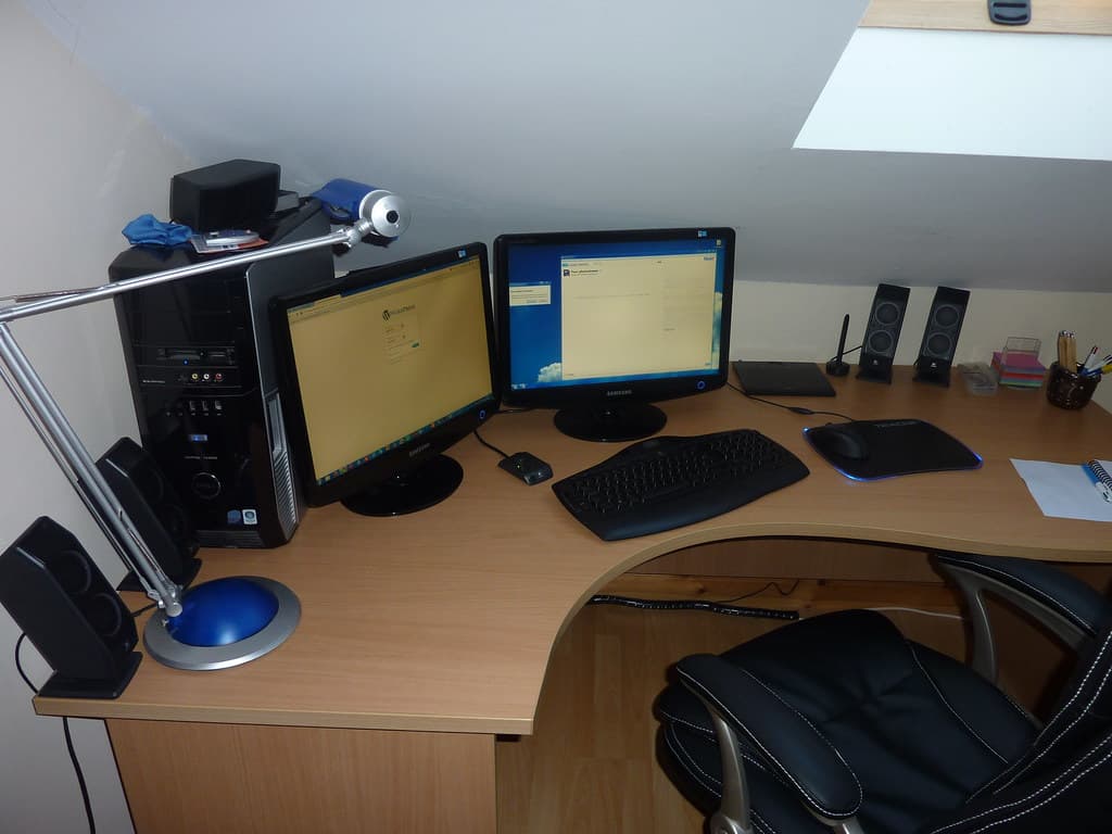 A tidy home office desk setup — 11 Side Hustle Mistakes Beginners Should Avoid in 2026